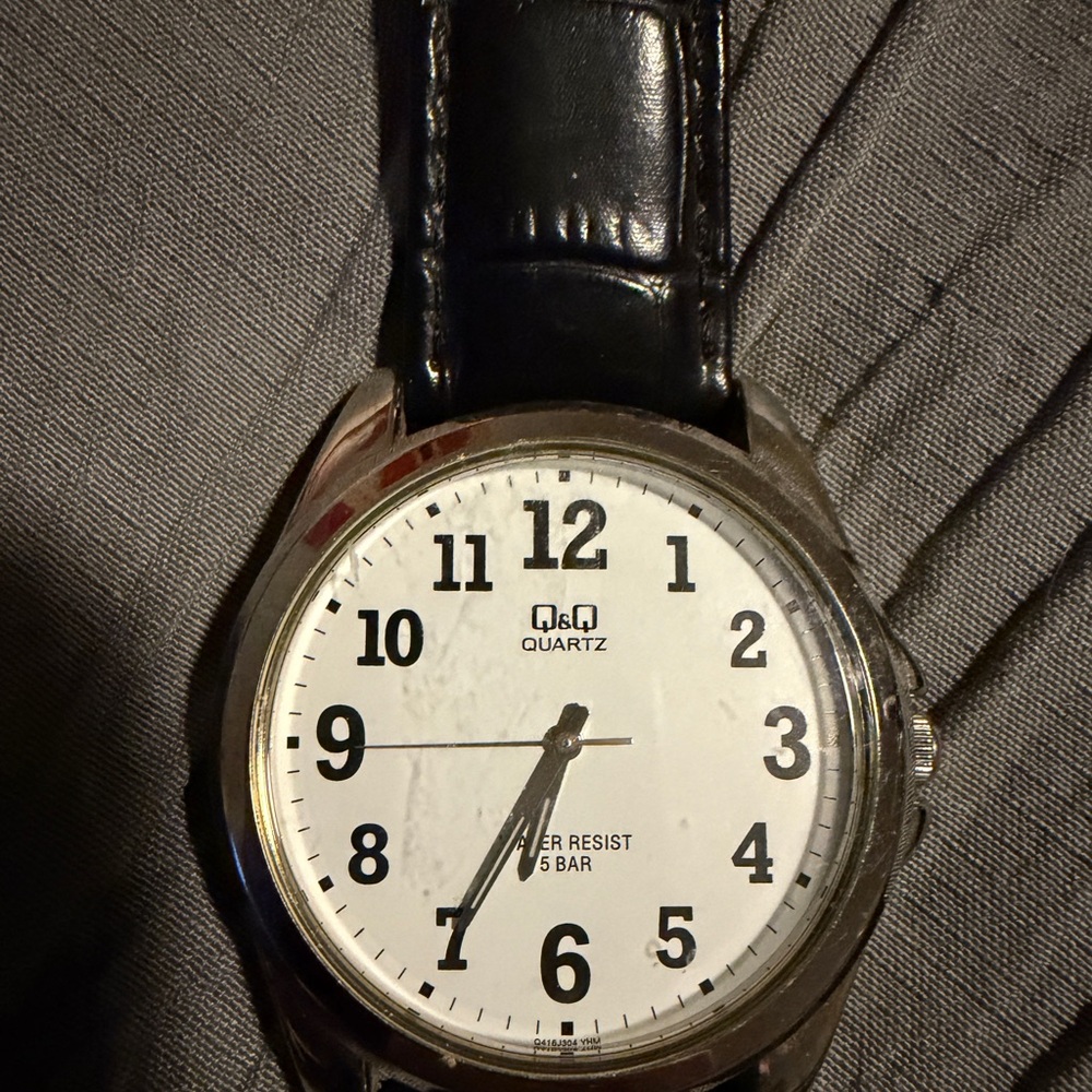 Men's Black Leather Strap Quartz Watch